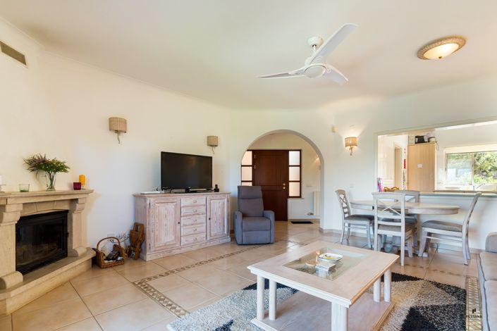 Image No.3-2 Bed Property for sale