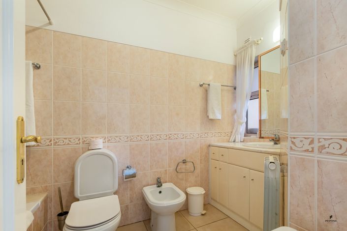 Image No.8-2 Bed Property for sale