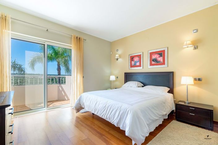 Image No.9-2 Bed Property for sale