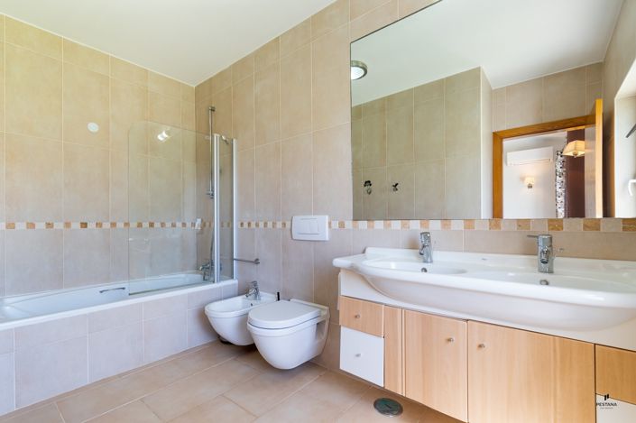 Image No.17-3 Bed Villa for sale