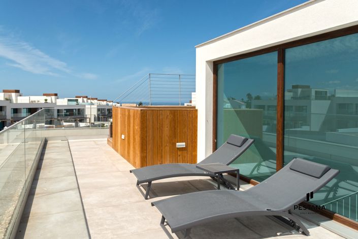 Image No.18-3 Bed Property for sale