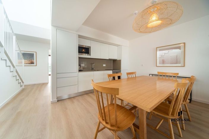 Image No.5-3 Bed Property for sale