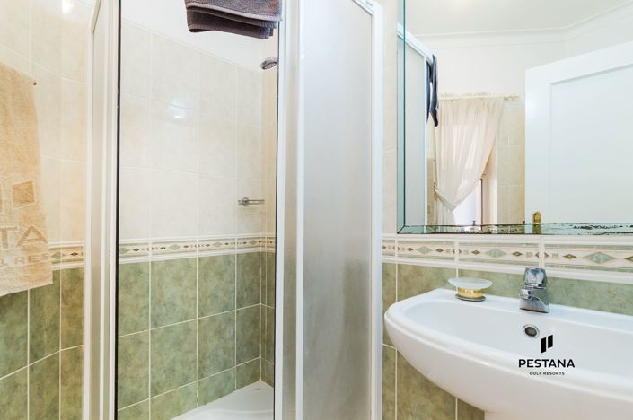 Image No.12-2 Bed Property for sale