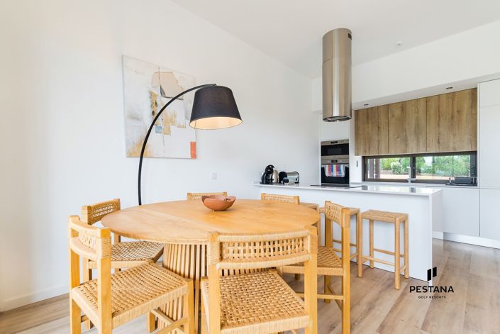 Image No.4-2 Bed Property for sale