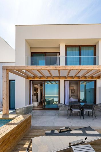 Image No.18-3 Bed Property for sale