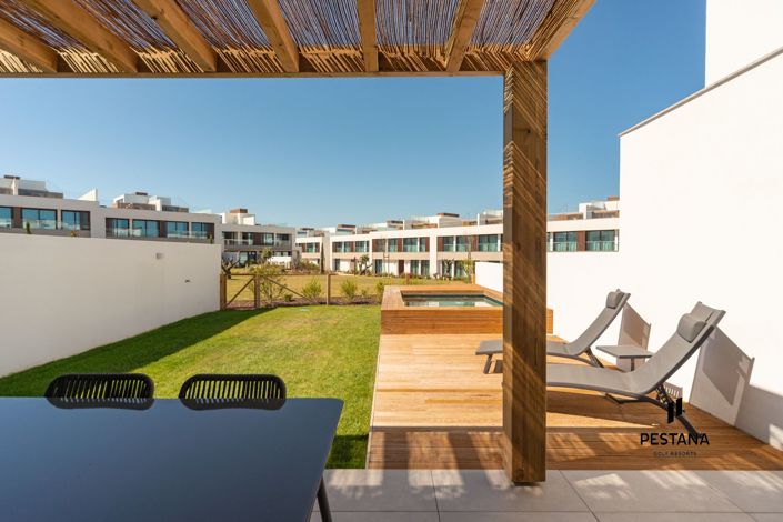 Image No.23-3 Bed Property for sale