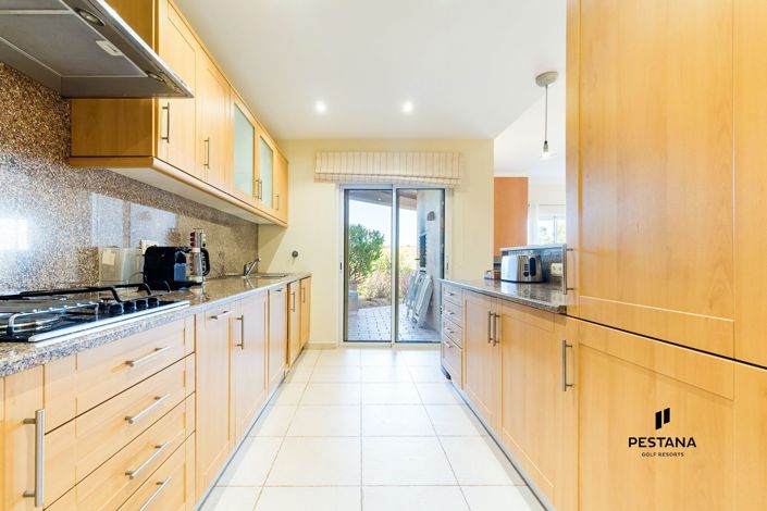 Image No.5-3 Bed Property for sale