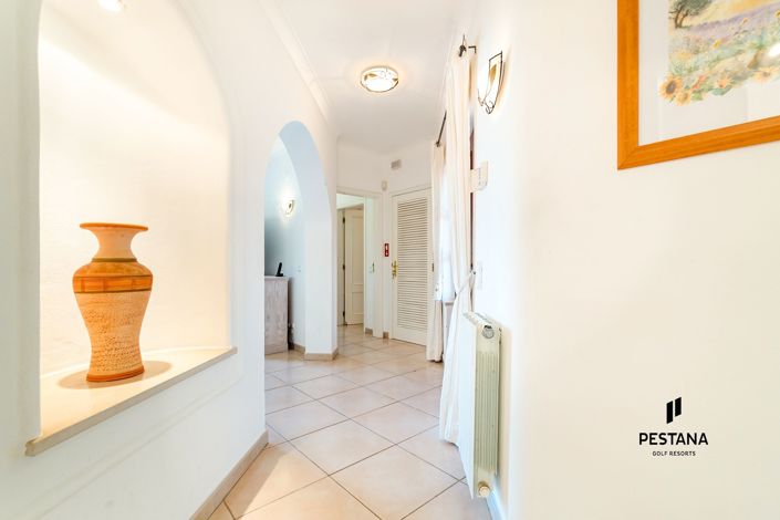 Image No.8-2 Bed Property for sale