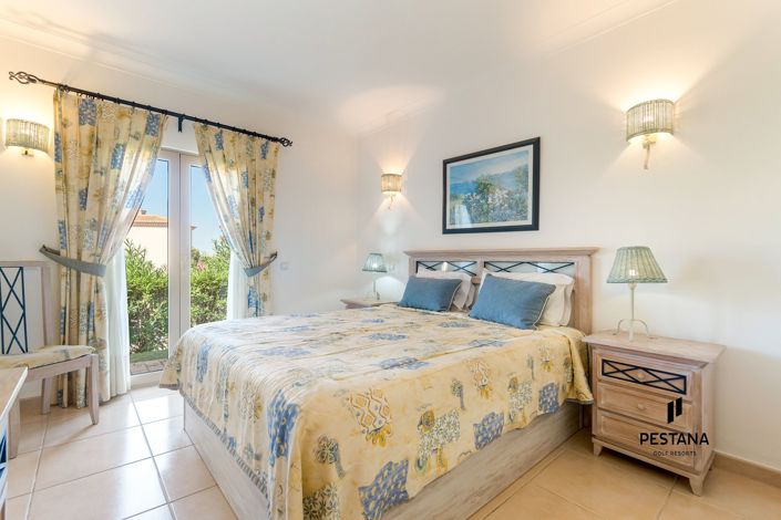 Image No.9-2 Bed Property for sale