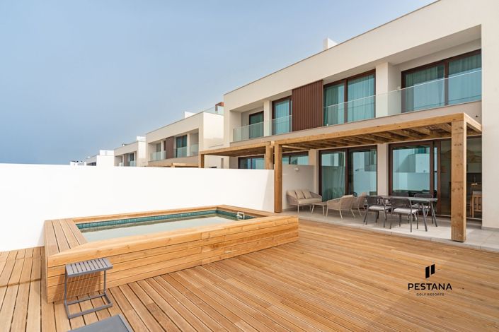 Image No.11-3 Bed Property for sale