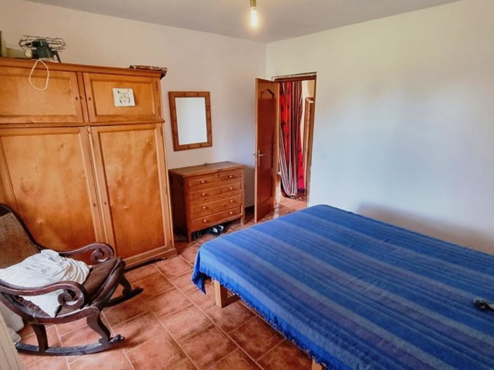 Image No.13-6 Bed Property for sale