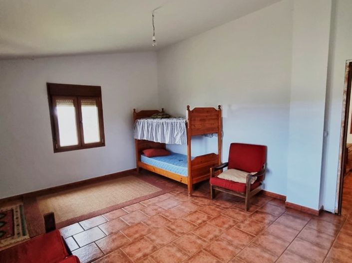 Image No.21-6 Bed Property for sale