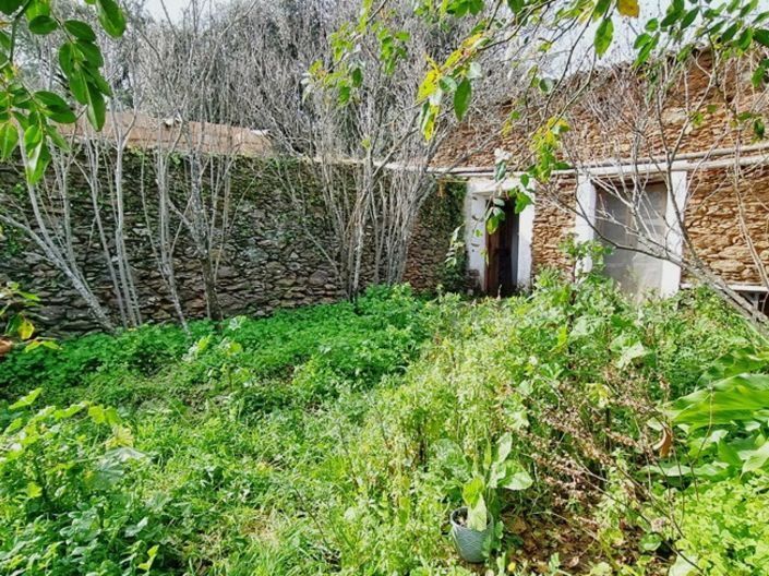 Image No.37-6 Bed Property for sale