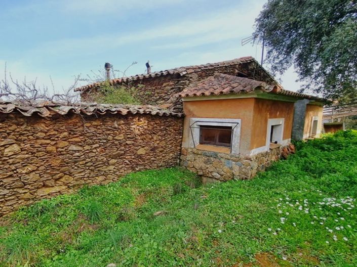 Image No.42-6 Bed Property for sale