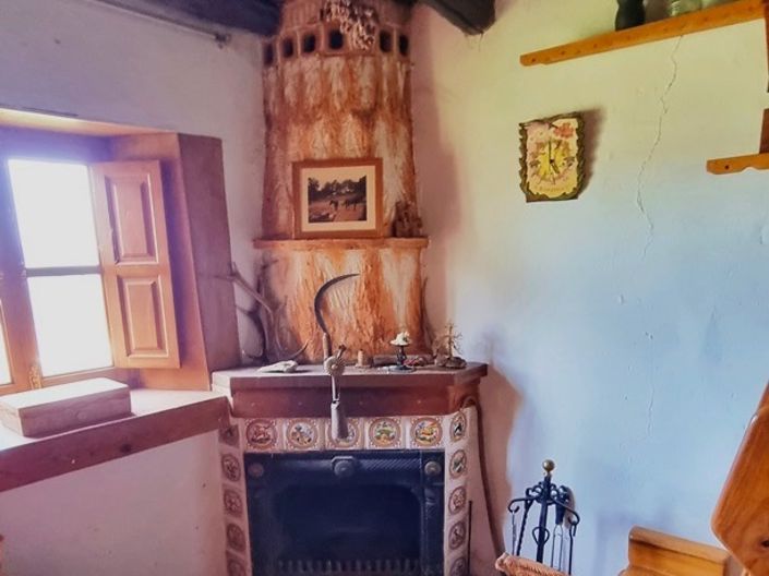 Image No.46-6 Bed Property for sale