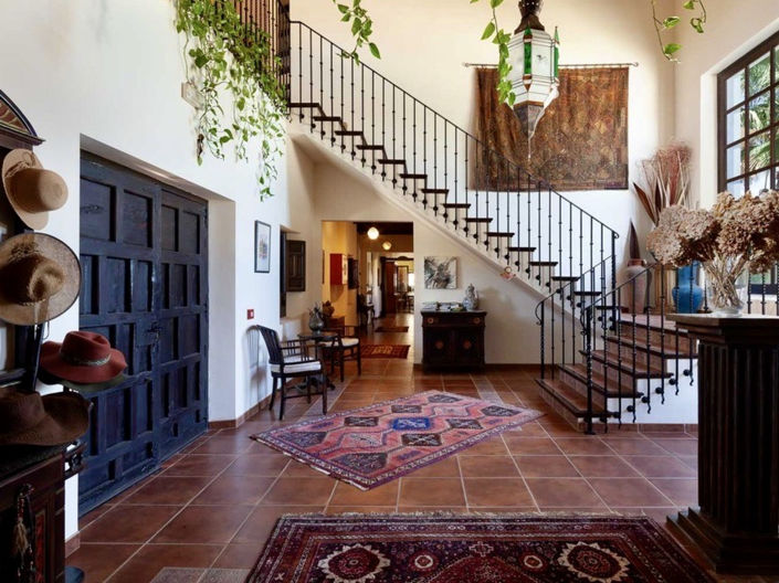 Image No.23-13 Bed Property for sale