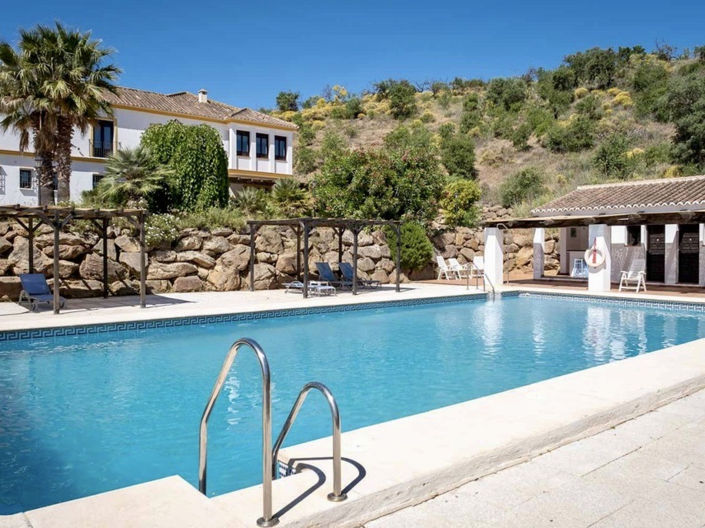 Image No.40-13 Bed Property for sale