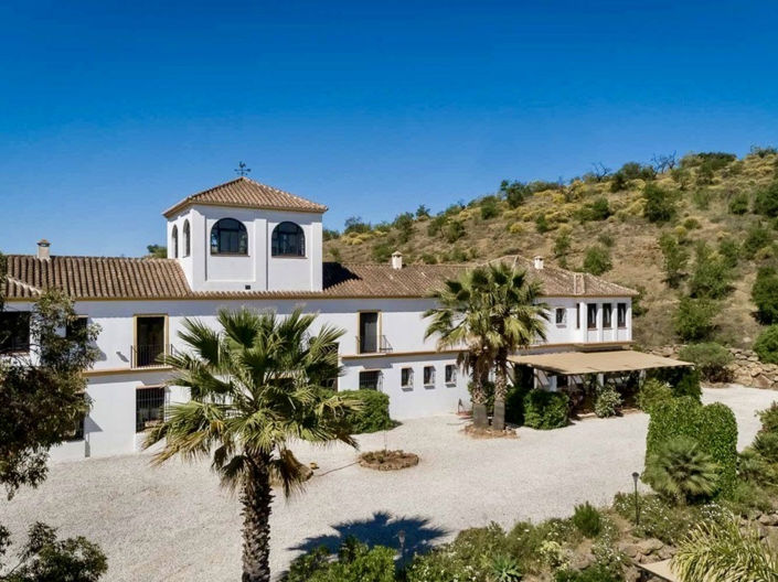 Image No.7-13 Bed Property for sale