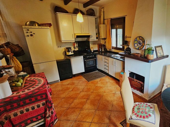 Image No.13-2 Bed Property for sale