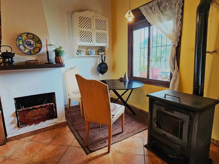 Image No.14-2 Bed Property for sale