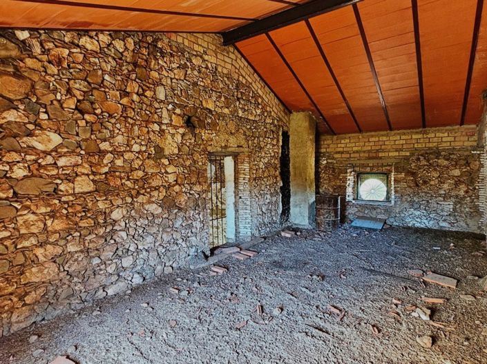 Image No.18-4 Bed Property for sale