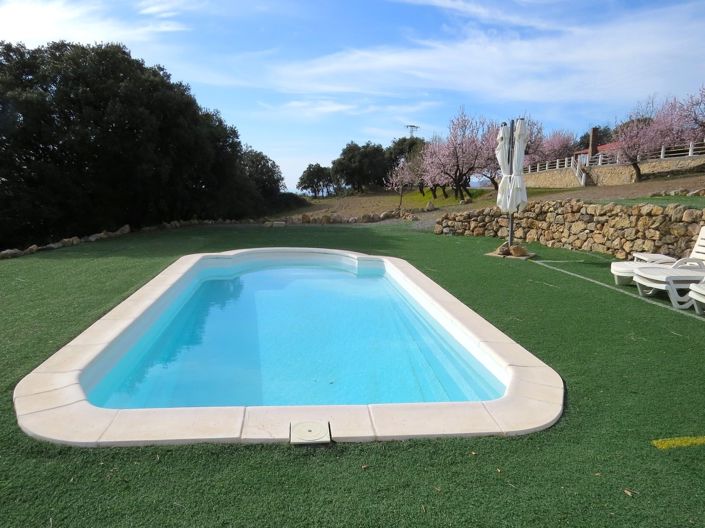 Image No.1-5 Bed Property for sale
