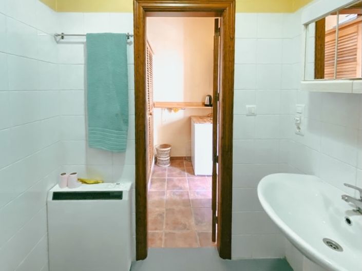 Image No.9-1 Bed Property for sale