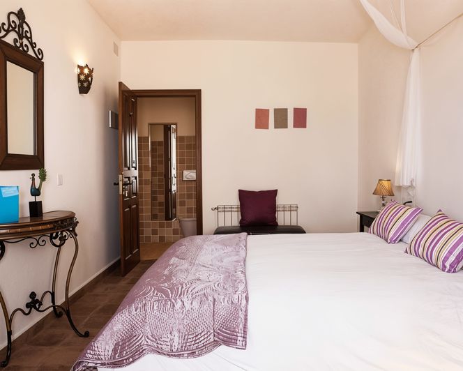 Image No.31-8 Bed Property for sale