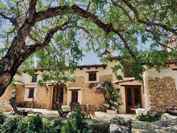 Image No.1-6 Bed Property for sale