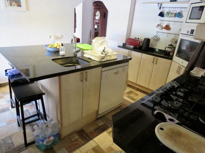 Image No.12-4 Bed Property for sale