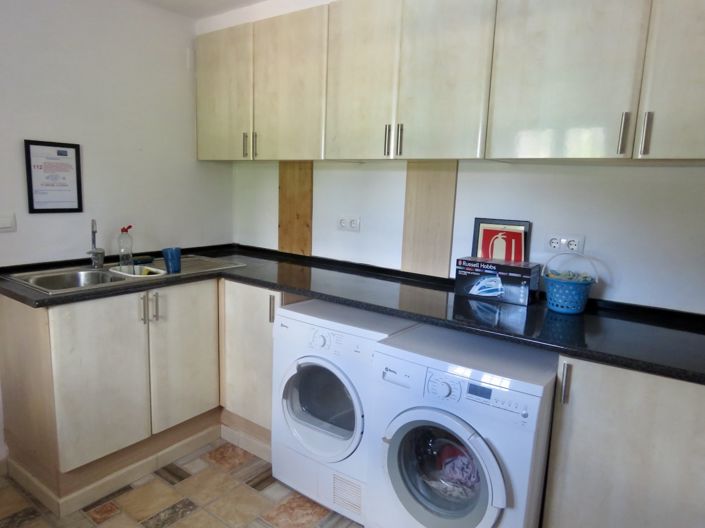 Image No.15-4 Bed Property for sale