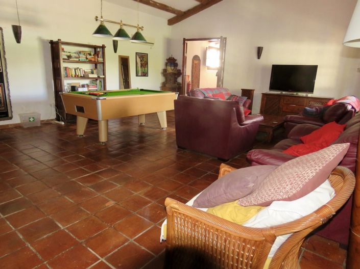 Image No.17-4 Bed Property for sale