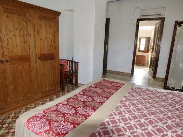 Image No.29-4 Bed Property for sale