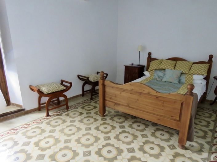 Image No.33-4 Bed Property for sale