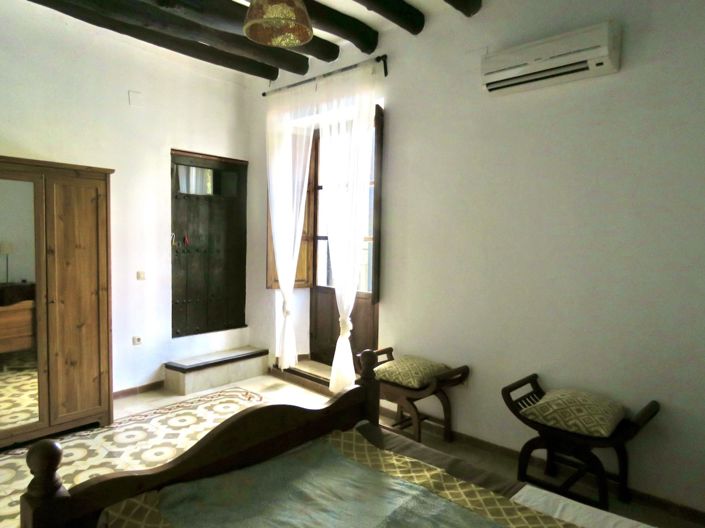 Image No.34-4 Bed Property for sale