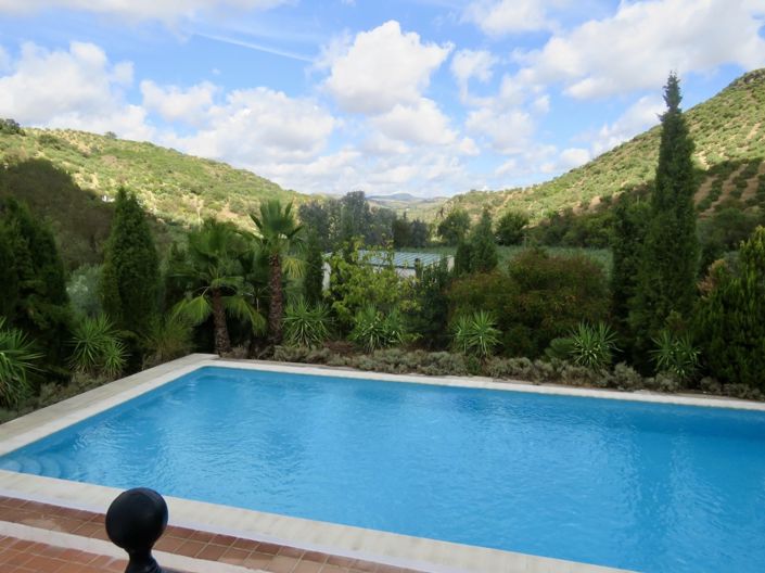 Image No.4-4 Bed Property for sale