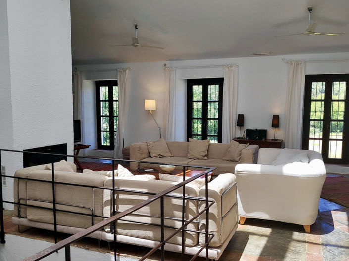 Image No.17-12 Bed Property for sale