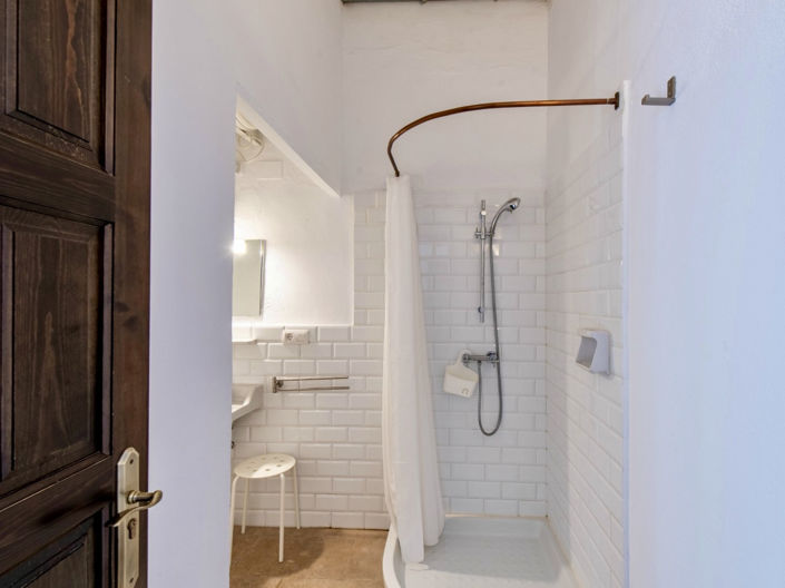 Image No.30-12 Bed Property for sale