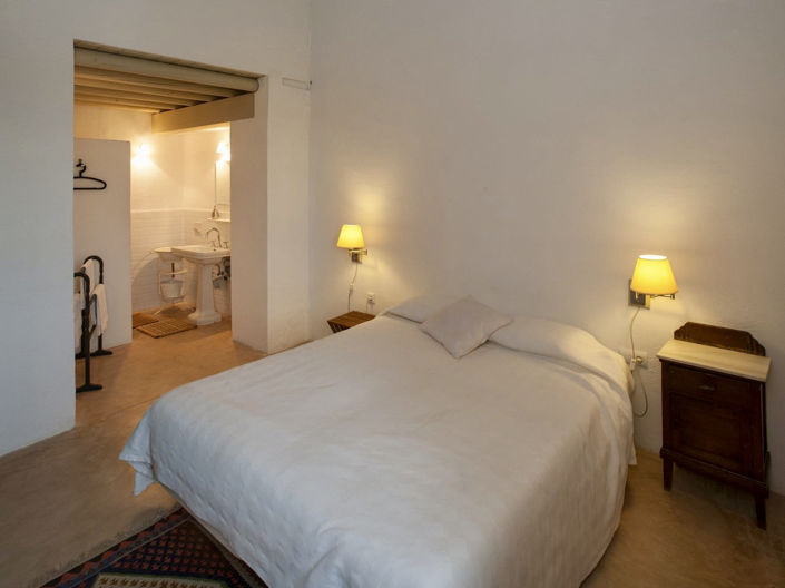 Image No.35-12 Bed Property for sale