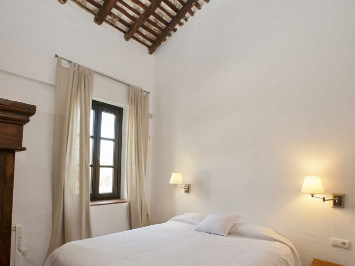 Image No.43-12 Bed Property for sale