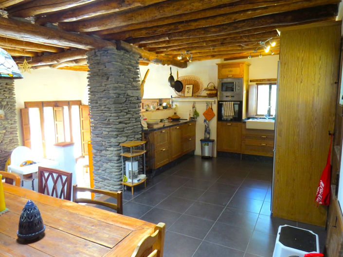 Image No.13-3 Bed Property for sale