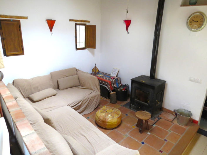 Image No.18-3 Bed Property for sale