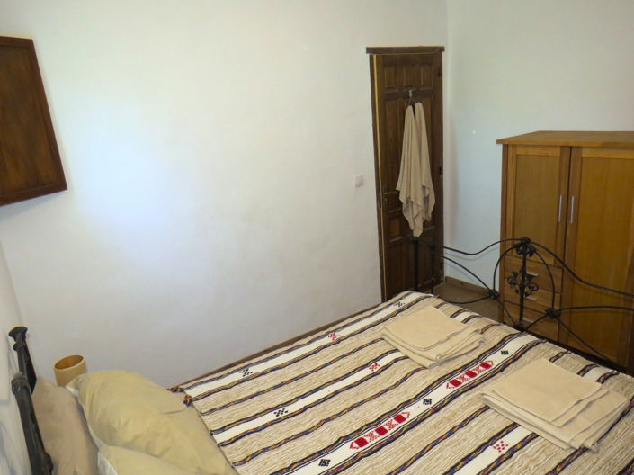 Image No.24-3 Bed Property for sale