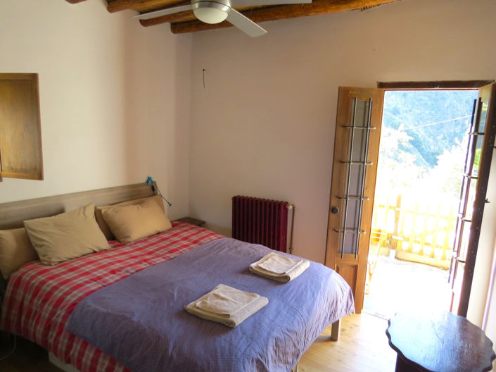 Image No.28-3 Bed Property for sale