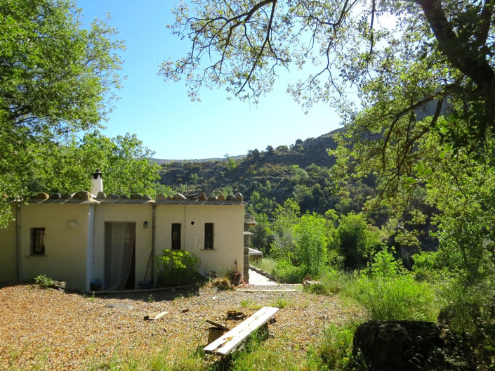 Image No.32-3 Bed Property for sale