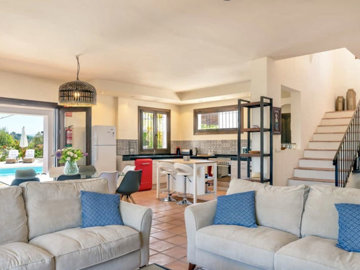 38290863111-8615-4ce8-a13b-24058eefab82