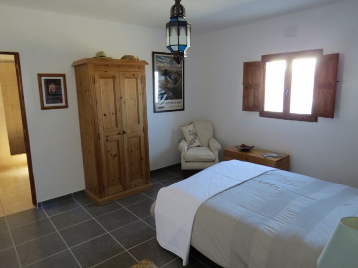 Image No.20-4 Bed Property for sale