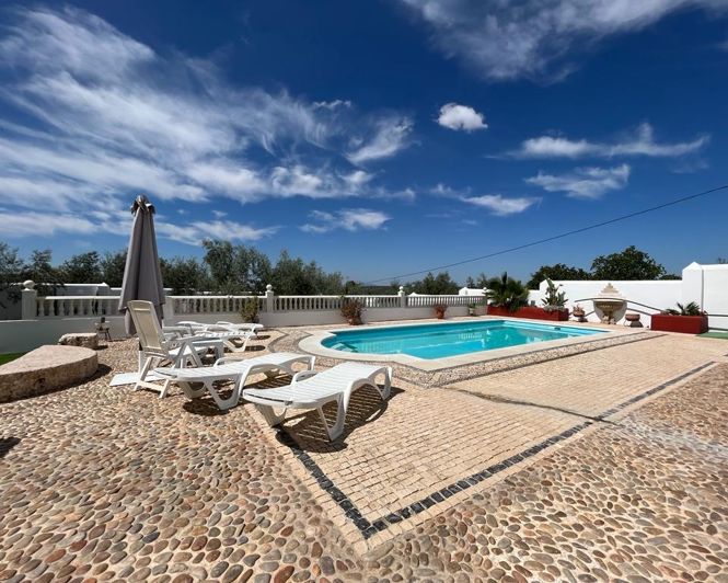 Image No.10-10 Bed Property for sale