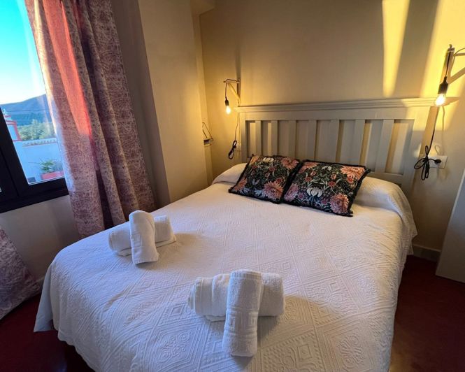 Image No.12-10 Bed Property for sale