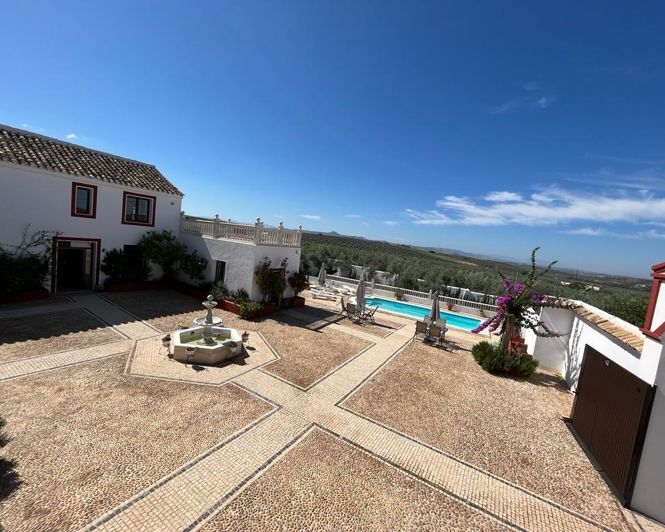 Image No.13-10 Bed Property for sale